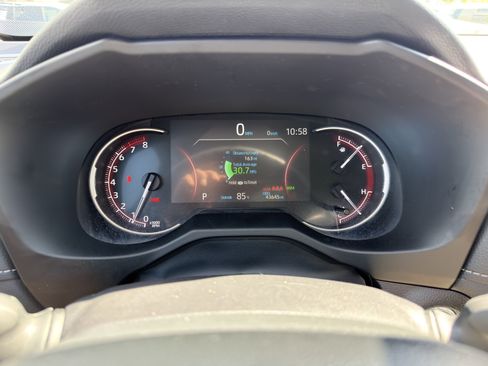Used 2025 Toyota RAV4 XLE FWD image 28