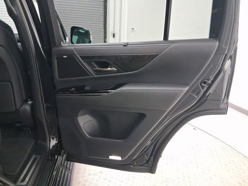 Certified 2025 Lexus LX 600 4WD w/ Luxury Package image 30