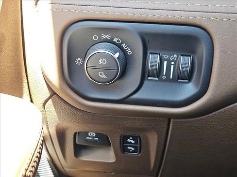 Used 2023 RAM 1500 Limited AWD/4WD image 15