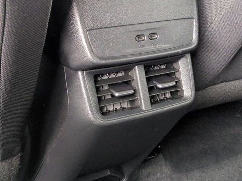 Used 2025 Chevrolet Equinox LT FWD image 22