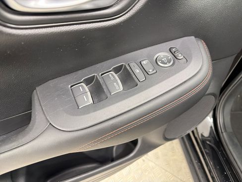 Used 2025 Honda HR-V Sport image 21