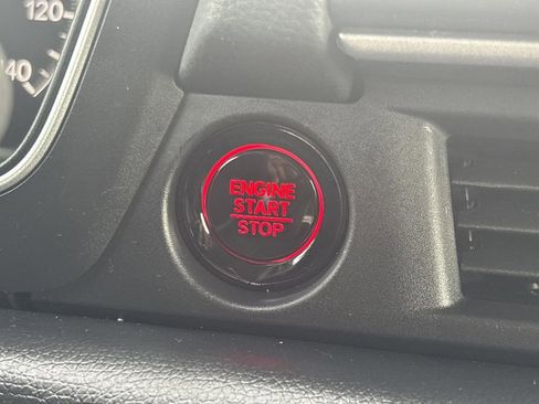 Used 2025 Honda Pilot EX-L image 25