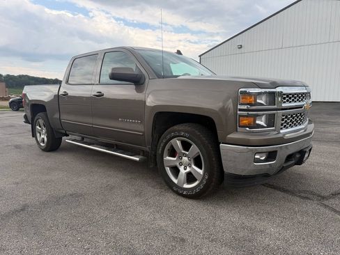 Used 2015 Chevrolet Silverado 1500 LT w/ LT Convenience Package AWD/4WD image 2