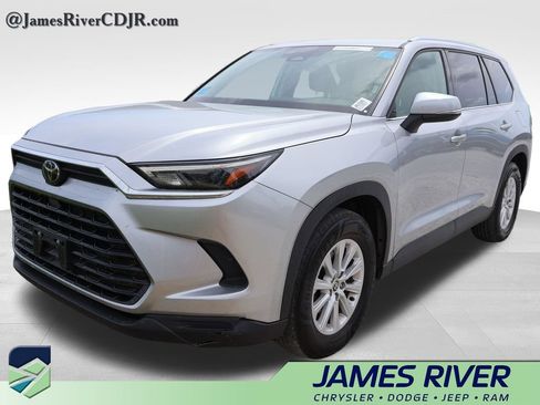 Used 2025 Toyota Grand Highlander AWD image 9