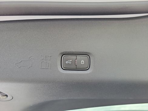 Certified 2025 Ford Expedition Platinum AWD/4WD image 19