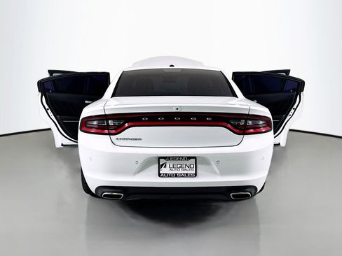 Used 2022 Dodge Charger SXT RWD image 17