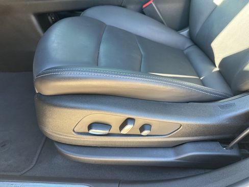 Certified 2025 Cadillac XT5 Sportv image 18