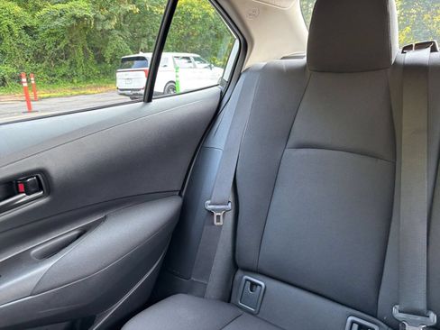 Used 2025 Toyota Corolla LE FWD image 37