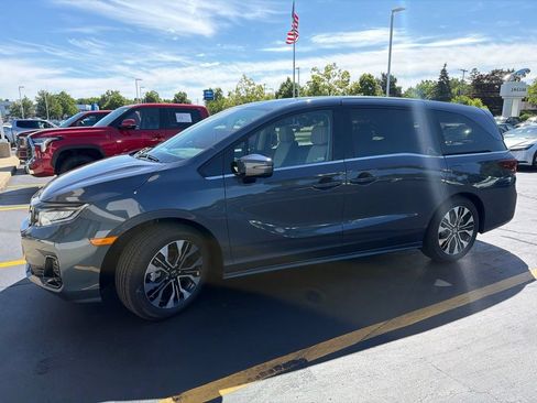 Used 2026 Honda Odyssey Elite image 3