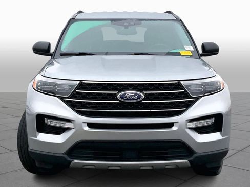 Used 2023 Ford Explorer XLT w/ Equipment Group 202A image 3
