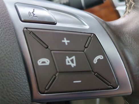 Used 2014 Mercedes-Benz GL 450 4MATIC image 16