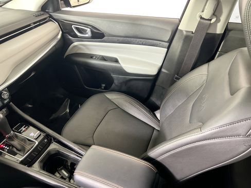 Used 2022 Jeep Compass Limited image 22