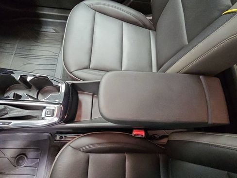 Used 2025 Chevrolet Trax ACTIV w/ Sunroof Package FWD image 22