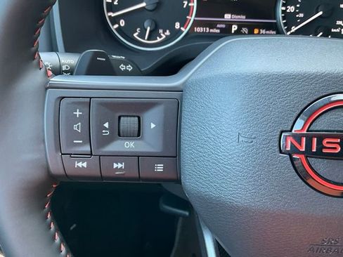 Used 2025 Nissan Rogue SV AWD/4WD image 25