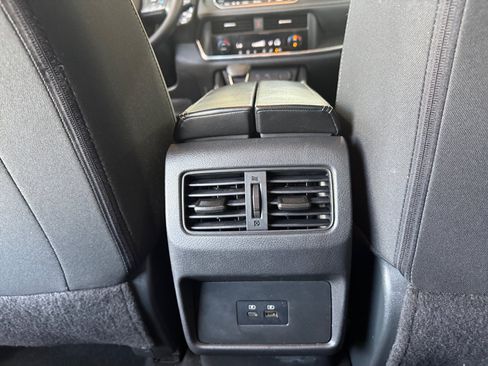 Used 2023 Nissan Rogue SV AWD/4WD image 25