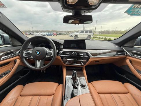 Used 2019 BMW 530i xDrive w/ M Sport Package AWD/4WD image 15