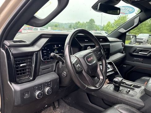Used 2023 GMC Sierra 1500 AT4 w/ AT4 Preferred Package AWD/4WD image 8