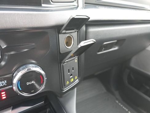 Certified 2025 Ford F250 Platinum image 19