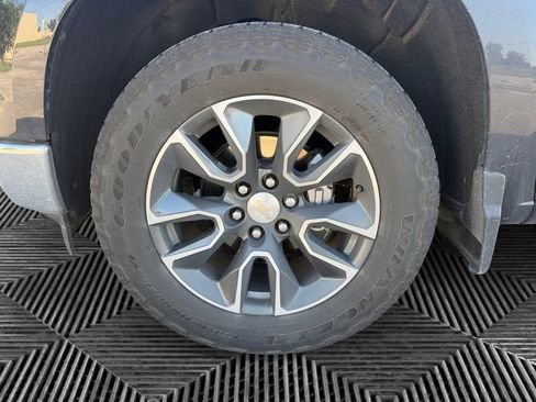 Used 2023 Chevrolet Silverado 1500 LT RWD image 14