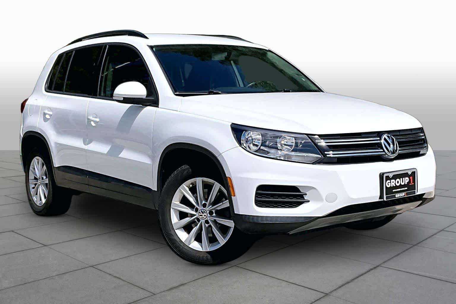 Used 2018 Volkswagen Tiguan Limited w/ Premium Package AWD/4WD image 3