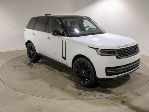 Used 2024 Land Rover Range Rover SE image 7