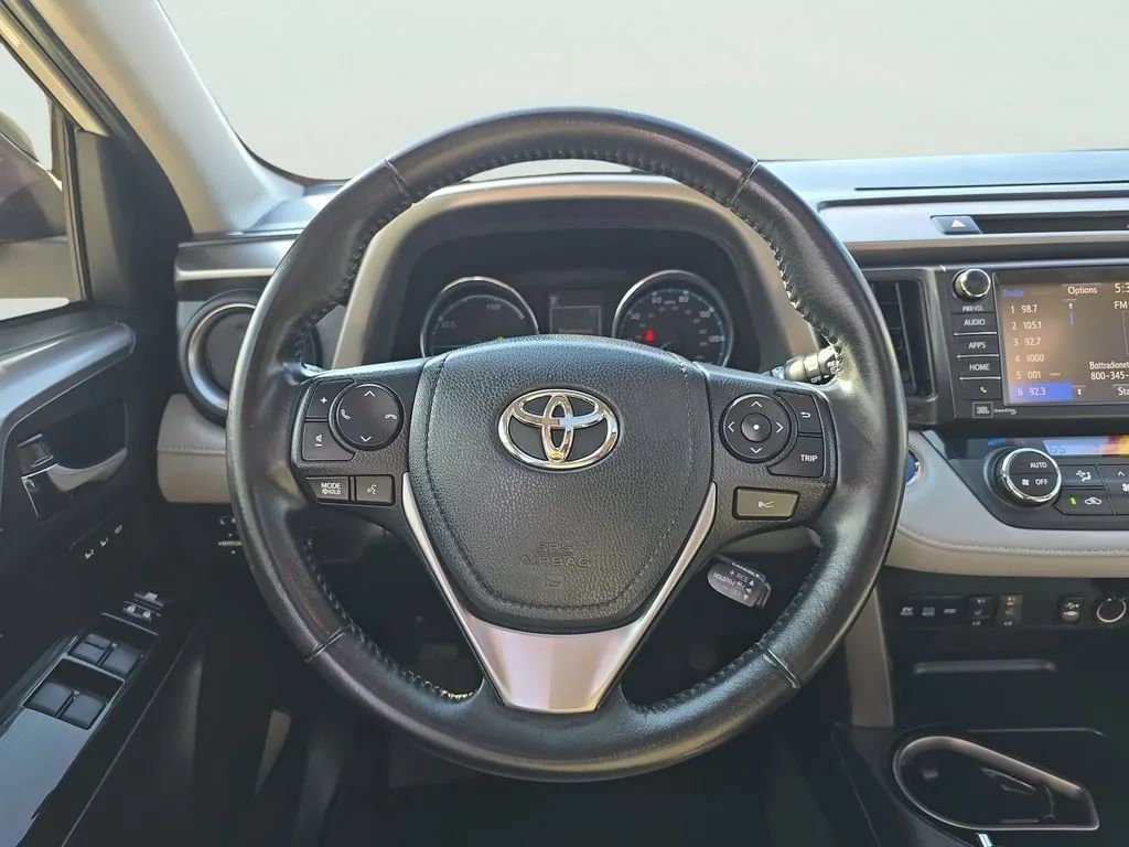 Used 2018 Toyota RAV4 Limited AWD/4WD image 17