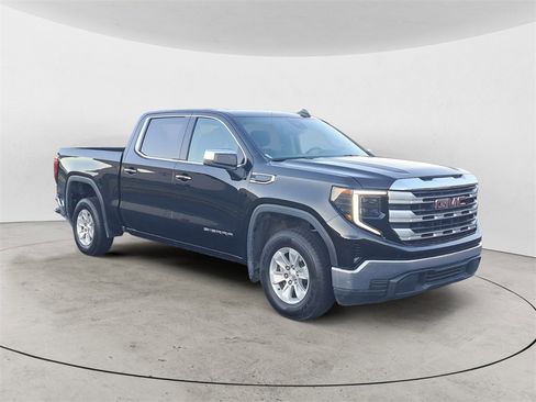 Used 2024 GMC Sierra 1500 SLE image 1