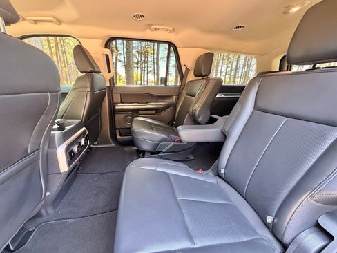 Used 2024 Ford Expedition XLT RWD image 14