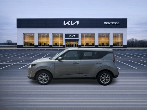 Used 2024 Kia Soul LX w/ Option Group 015 FWD image 8
