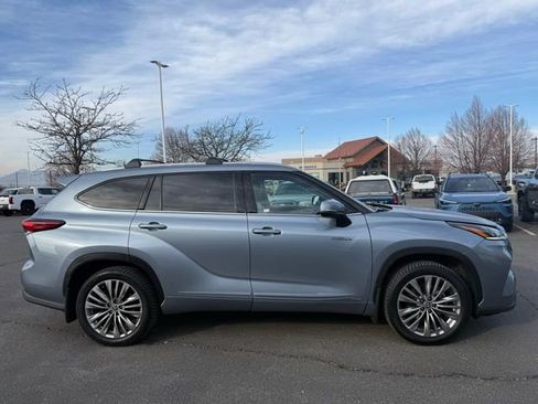 Used 2021 Toyota Highlander Platinum image 5