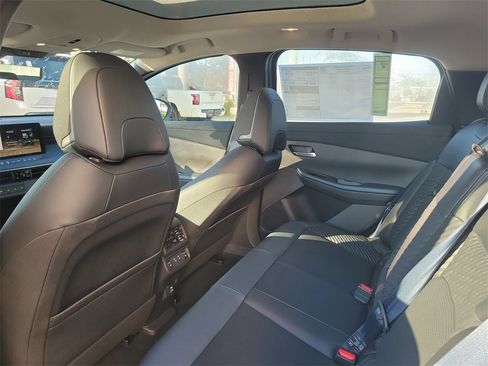 New 2026 Nissan Leaf Platinum+ image 5