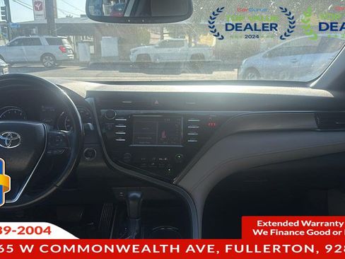 Used 2019 Toyota Camry SE w/ Convenience Package FWD image 7