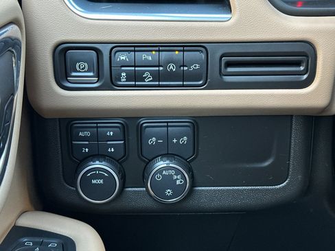 Used 2022 Chevrolet Tahoe Premier image 32