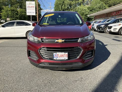 Used 2017 Chevrolet Trax LS FWD image 2