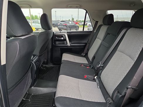 Used 2019 Toyota 4Runner SR5 AWD/4WD image 11