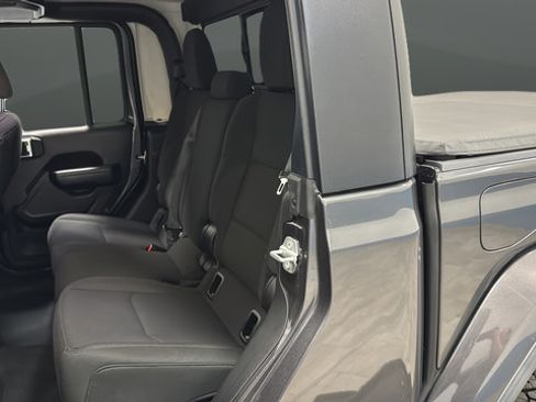 Used 2022 Jeep Gladiator Sport AWD/4WD image 22