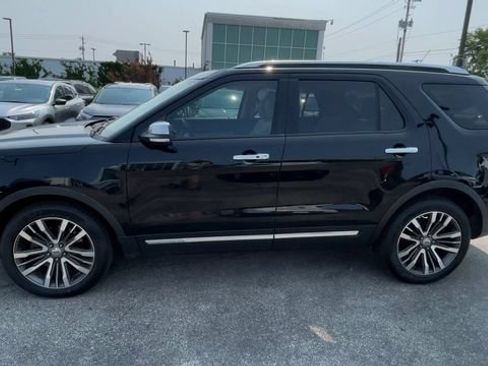 Used 2018 Ford Explorer Platinum AWD/4WD image 7
