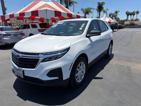 Used 2023 Chevrolet Equinox LS w/ LPO, Cargo Package FWD image 4