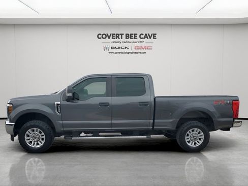 Used 2019 Ford F250 XL w/ STX Appearance Package image 5