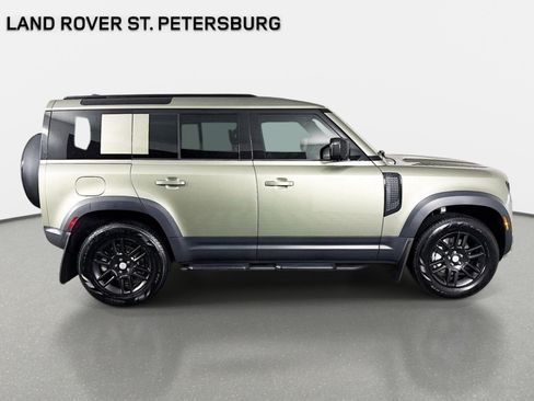 Used 2025 Land Rover Defender 110 S AWD/4WD image 4