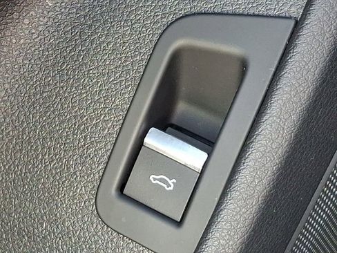 Certified 2023 Audi Q7 2.0T Premium w/ Towing Package image 27