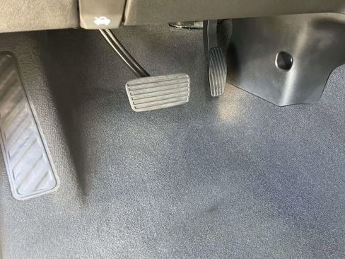 Used 2021 Chevrolet Silverado 1500 RST image 15