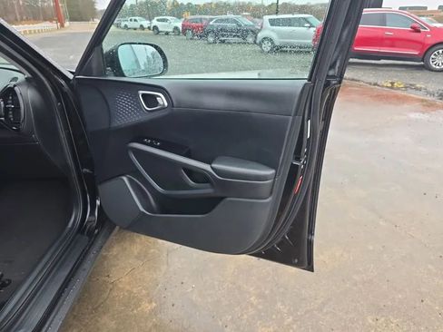 Used 2022 Kia Soul S FWD image 48