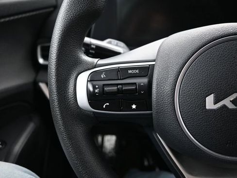 Used 2025 Kia Sportage LX image 15