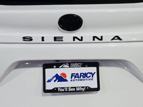 Used 2026 Toyota Sienna XSE FWD image 59