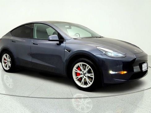 Used 2023 Tesla Model Y Long Range AWD/4WD image 3