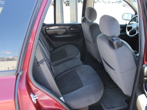 Used 2009 GMC Envoy SLE w/ Sun And Sound Package AWD/4WD image 11