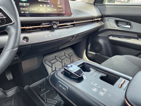 Certified 2024 Nissan Ariya AWD image 16