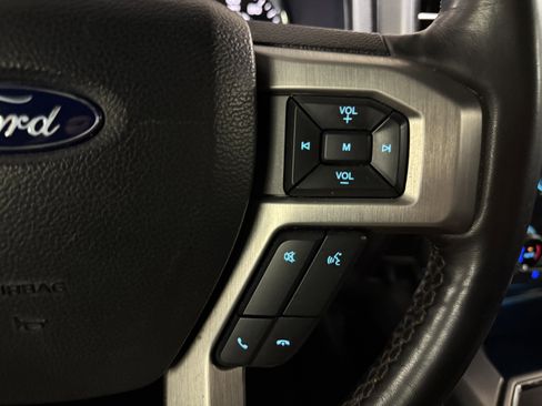 Used 2019 Ford F150 Platinum w/ Equipment Group 701A Luxury image 17