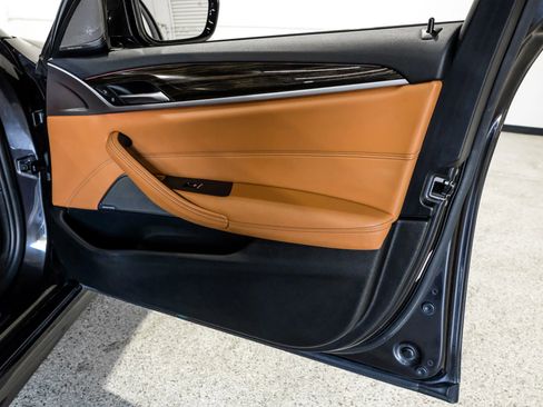 Used 2019 BMW 540i w/ M Sport Package image 58